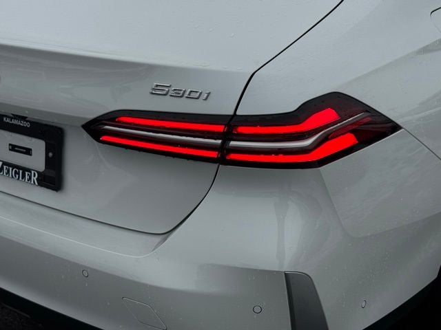 2026 BMW 5 Series xDrive