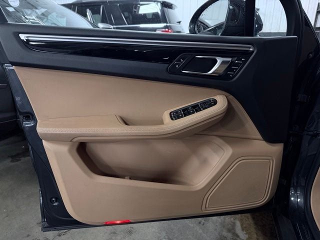 2017 Porsche Macan Base