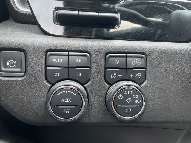 2024 Chevrolet Silverado 3500HD LTZ