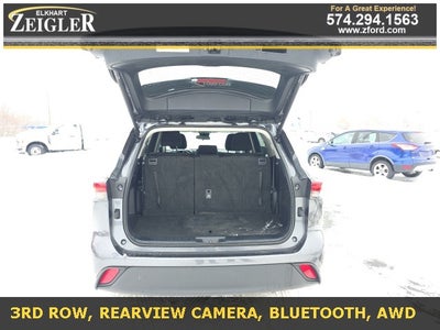 2024 Toyota Highlander LE