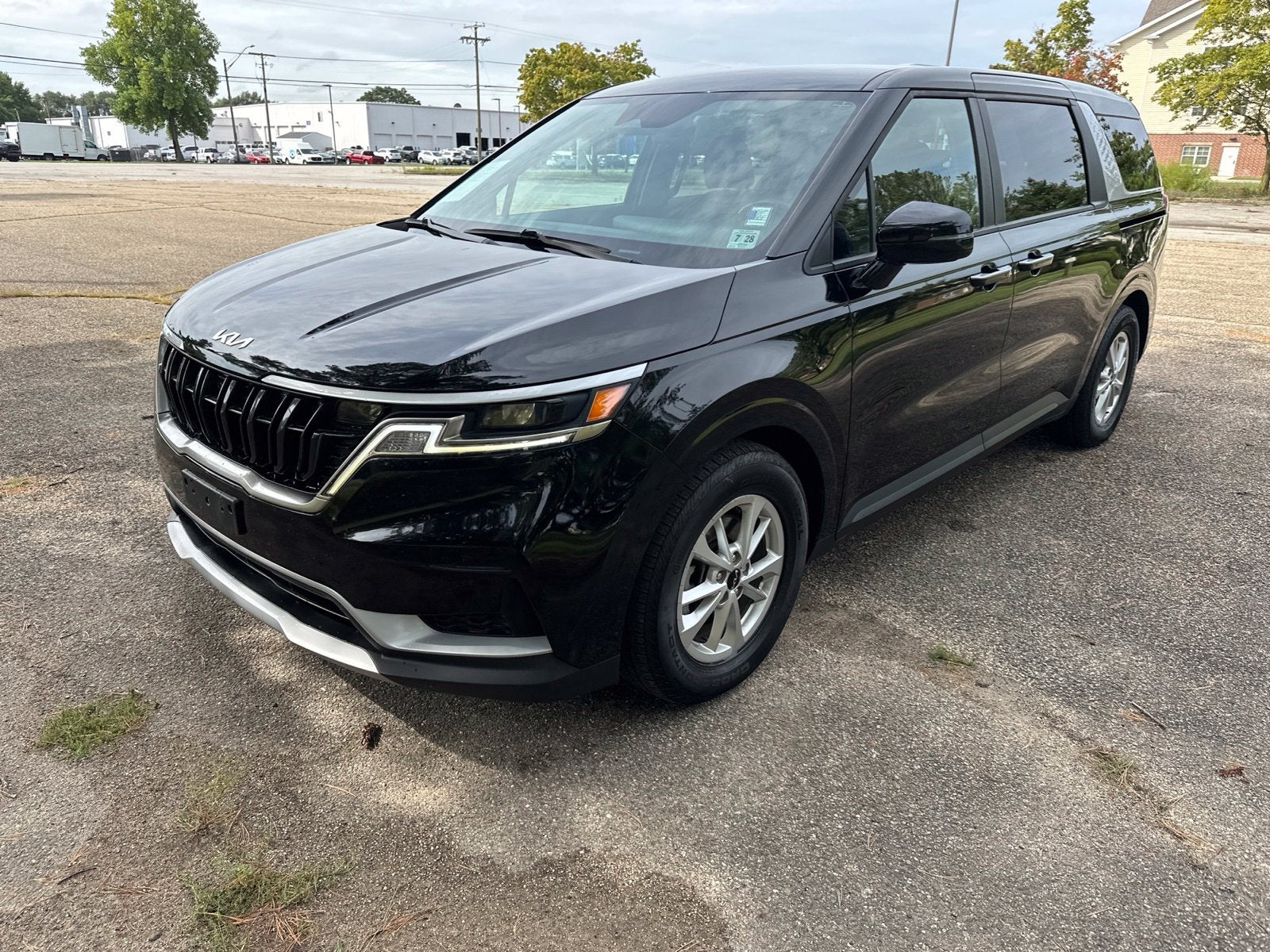 2024 Kia Carnival LX