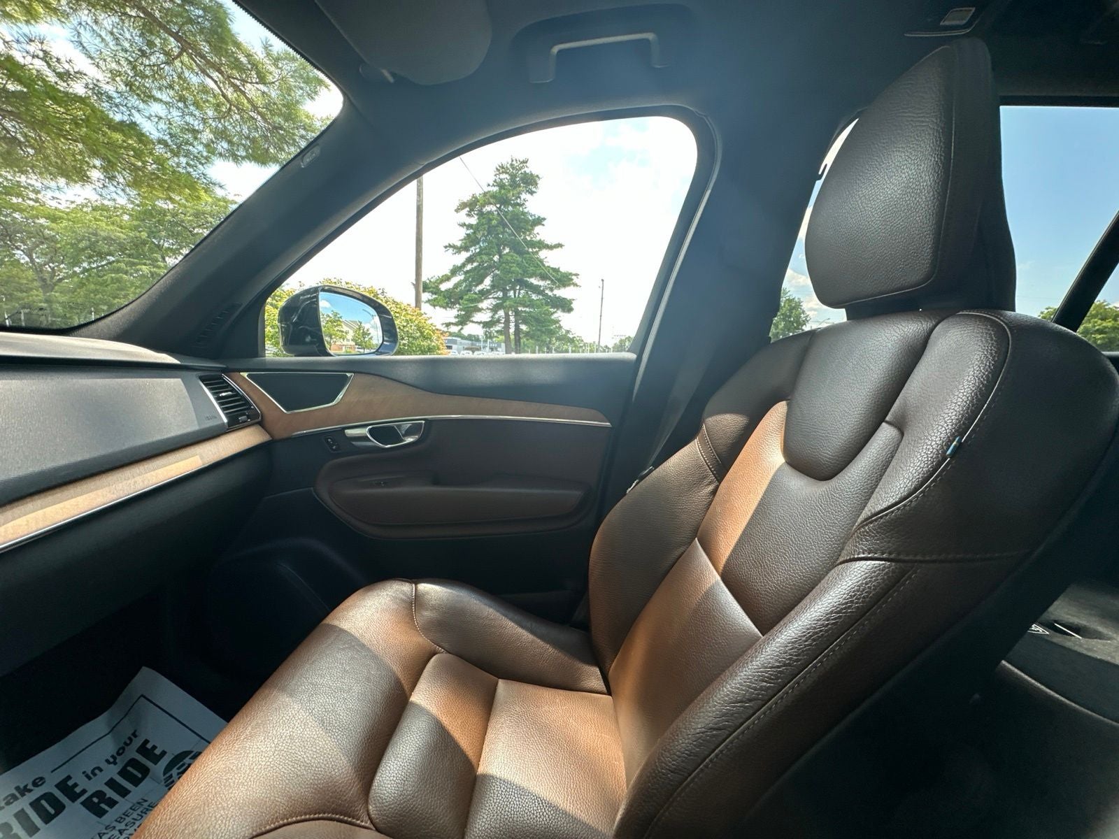 2023 Volvo XC90 B5 Plus