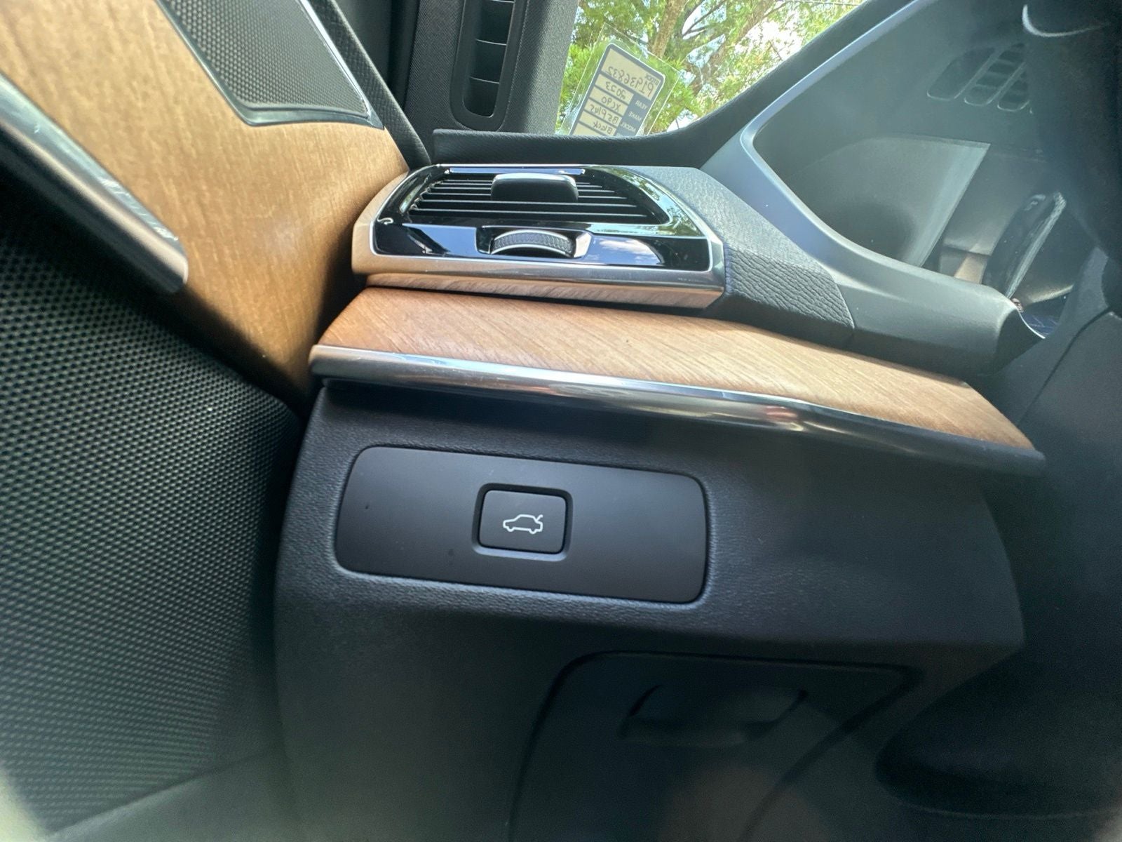 2023 Volvo XC90 B5 Plus