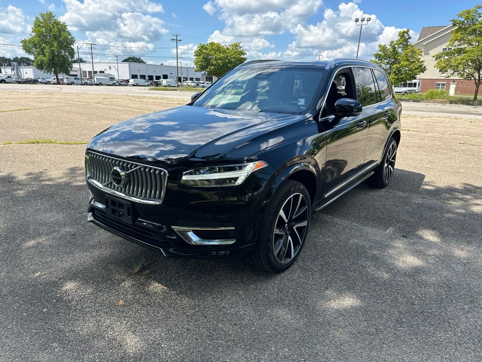 2023 Volvo XC90 B5 Plus