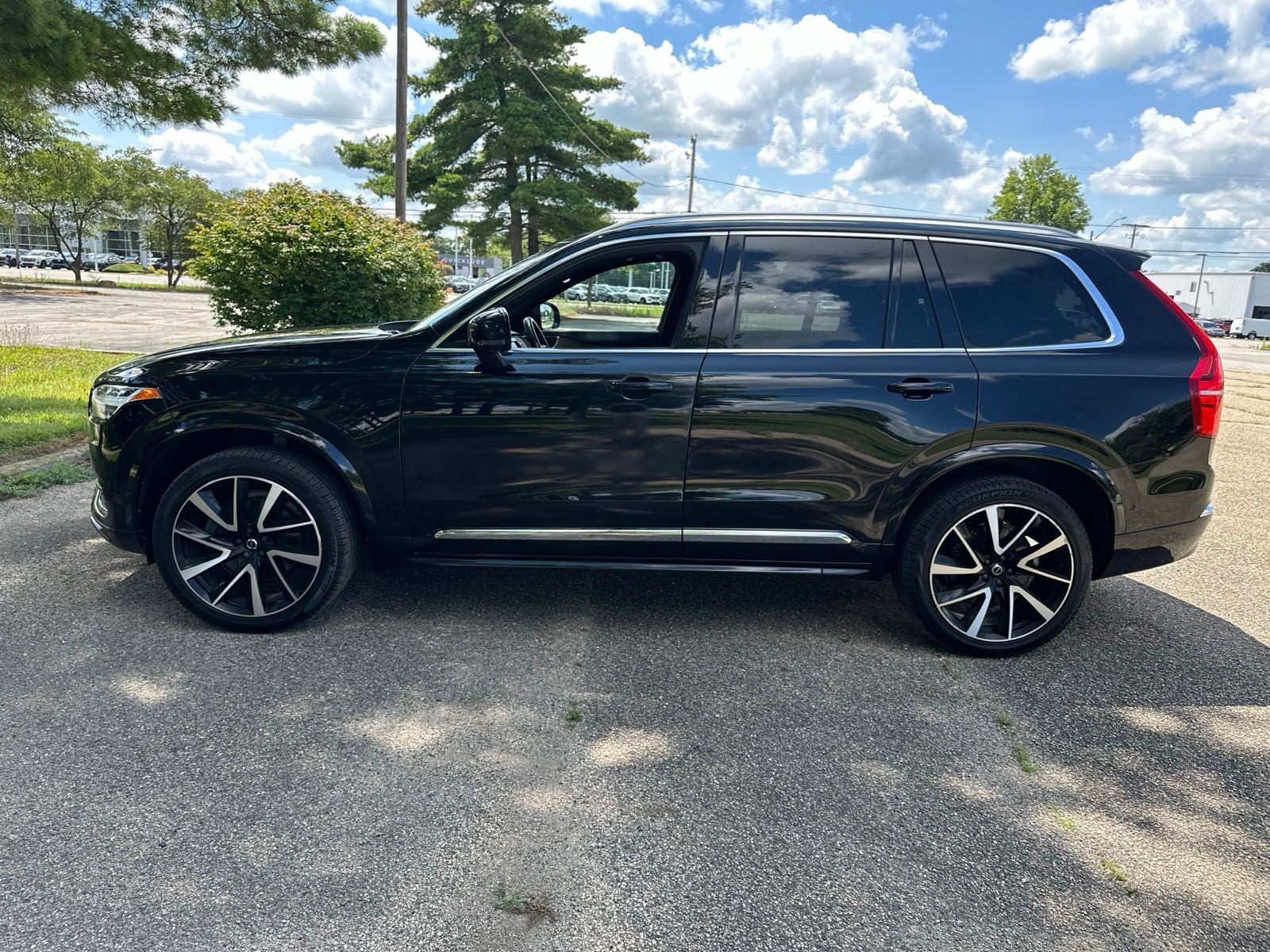 2023 Volvo XC90 B5 Plus
