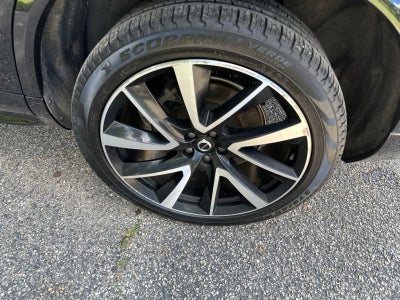 2023 Volvo XC90 B5 Plus