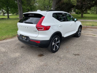 2025 Volvo XC40 B5 Plus Dark Theme
