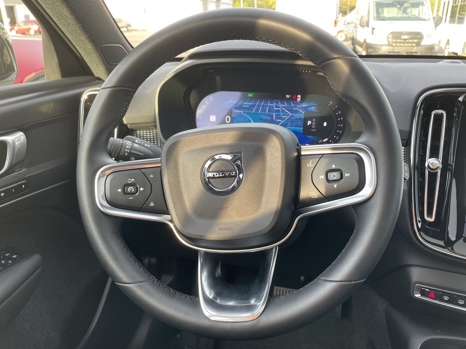 2025 Volvo XC40 B5 Plus Dark Theme