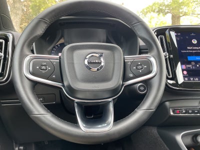 2025 Volvo XC40 B5 Plus Dark Theme