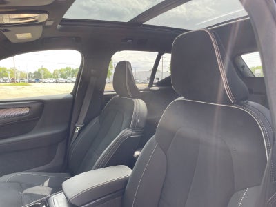 2025 Volvo XC40 B5 Plus Dark Theme